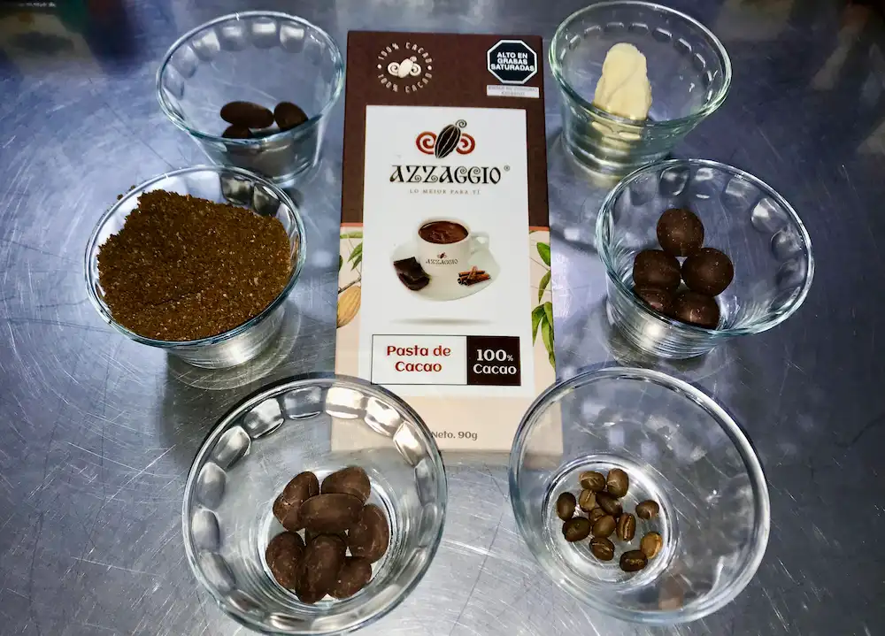 Todos los empresarios de granos de cacao que viajaron a París dieron a probar estos productos de Huánuco.
