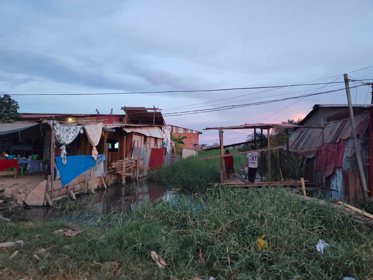 Intensas lluvias amenazan a más de 25 mil familias por desborde del río Ucayali